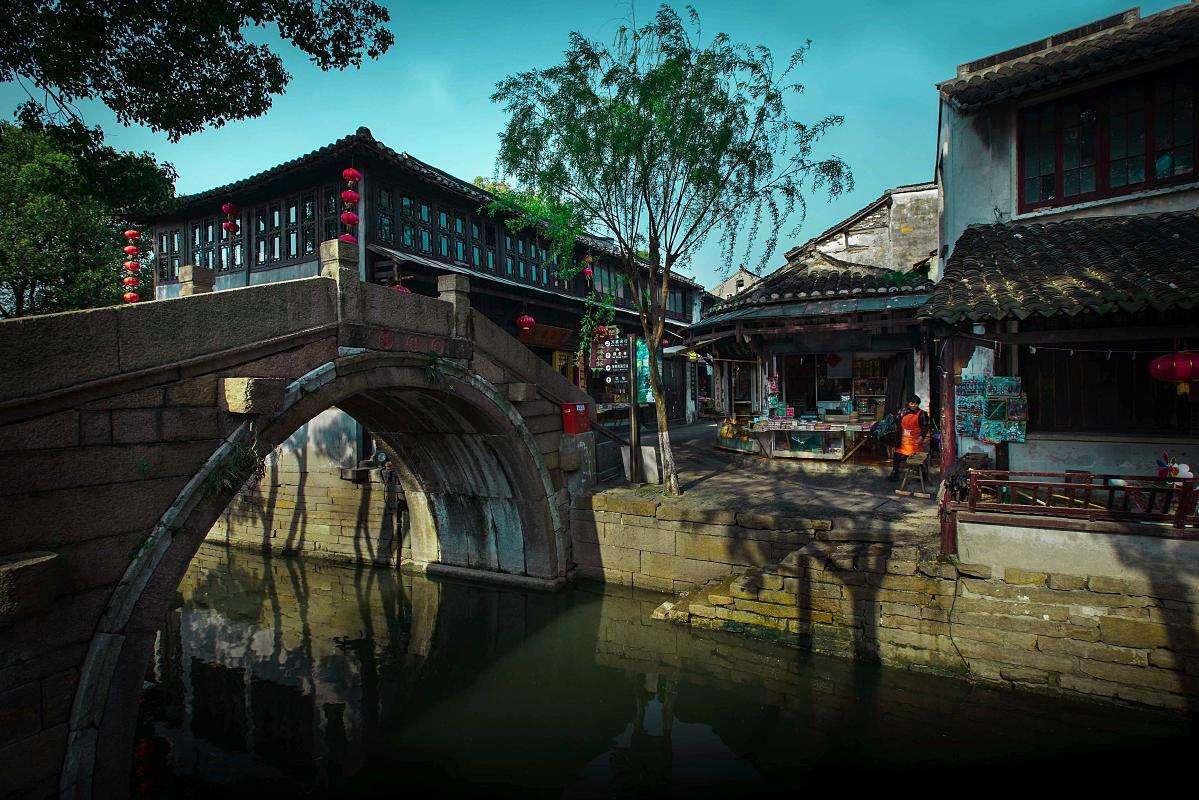知名美业纹饰导师李然然受邀担任韩国第十五届K-BEAUTY国际美业技能大赛评委
